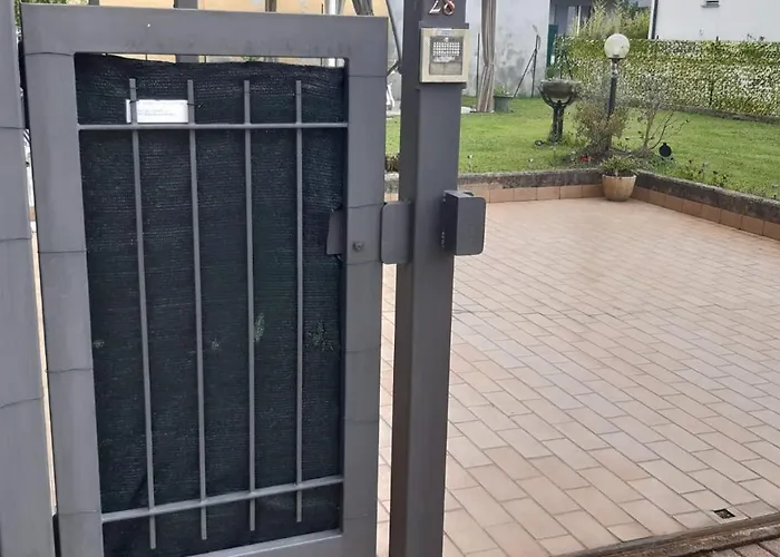 Casa Carmela In Condivisione Privat bolig Angera