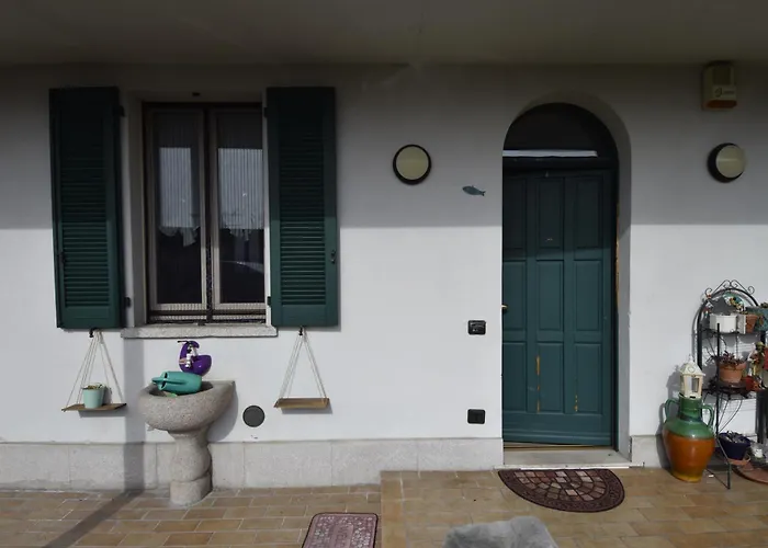 Casa Carmela In Condivisione בית אירוח אנג'רה